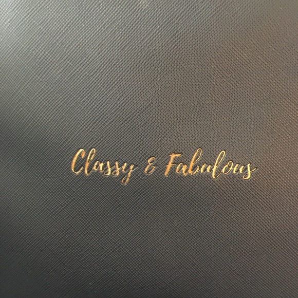 Cluth - Picture 3 of 4